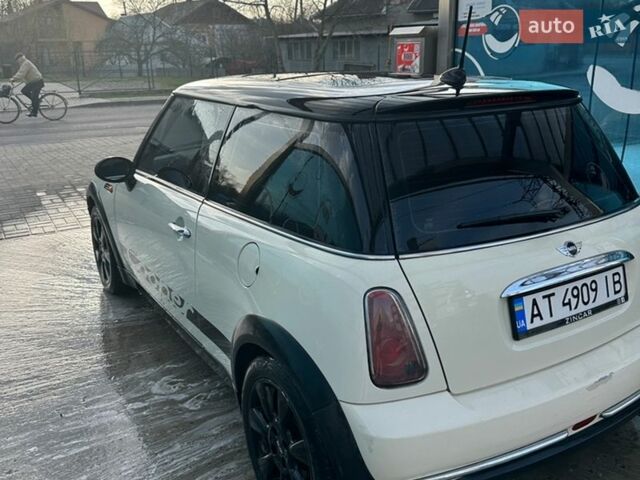 Белый Мини Купер, объемом двигателя 1.6 л и пробегом 250 тыс. км за 4500 $, фото 3 на Automoto.ua