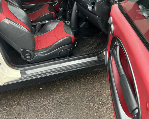 Белый Мини Купер, объемом двигателя 1.6 л и пробегом 211 тыс. км за 4500 $, фото 7 на Automoto.ua