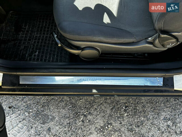 Белый Мини Купер, объемом двигателя 1.6 л и пробегом 250 тыс. км за 4800 $, фото 14 на Automoto.ua