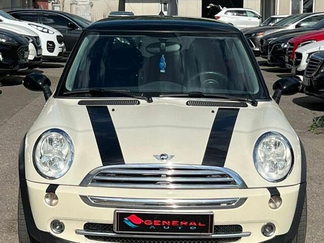 Білий Міні Cooper, об'ємом двигуна 1.6 л та пробігом 130 тис. км за 5777 $, фото 9 на Automoto.ua