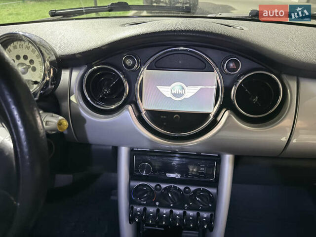 Белый Мини Купер, объемом двигателя 1.6 л и пробегом 193 тыс. км за 5550 $, фото 9 на Automoto.ua
