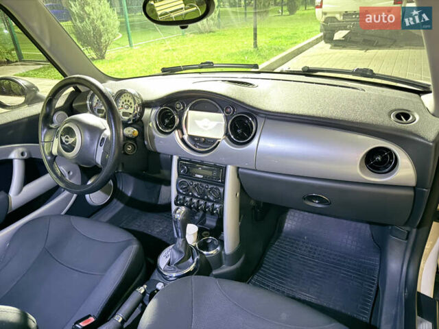 Белый Мини Купер, объемом двигателя 1.6 л и пробегом 193 тыс. км за 5550 $, фото 8 на Automoto.ua