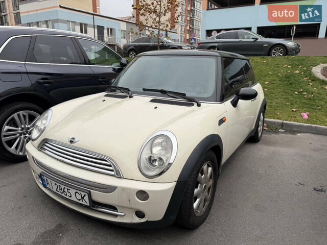 Білий Міні Cooper, об'ємом двигуна 1.6 л та пробігом 193 тис. км за 5200 $, фото 1 на Automoto.ua