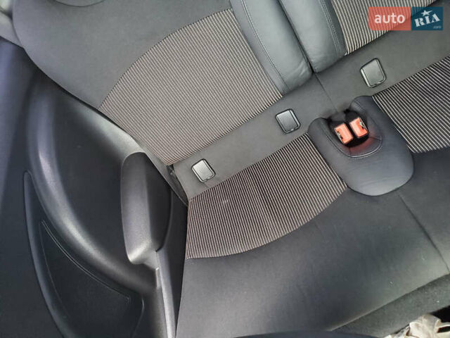 Білий Міні Cooper, об'ємом двигуна 1.6 л та пробігом 232 тис. км за 4600 $, фото 10 на Automoto.ua