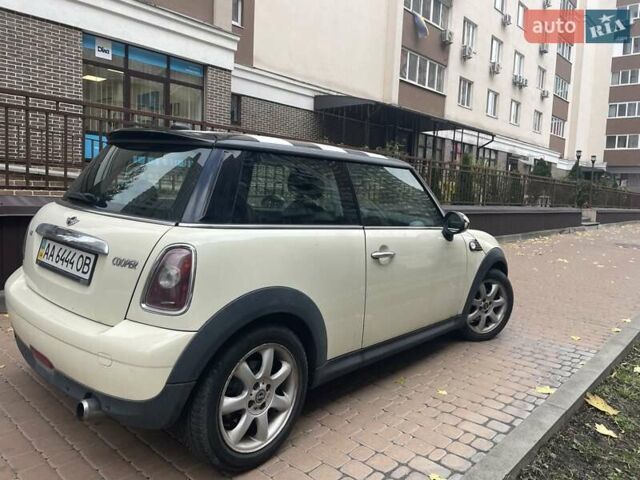 Міні Cooper 2007 у Києві на Automoto.ua Білий Міні Cooper, об'ємом двигуна 1.6 л та пробігом 170 тис. км за 4500 $, фото 2 на Automoto.ua