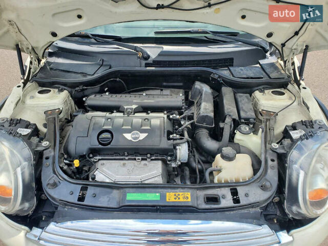 Білий Міні Cooper, об'ємом двигуна 1.6 л та пробігом 232 тис. км за 4600 $, фото 12 на Automoto.ua