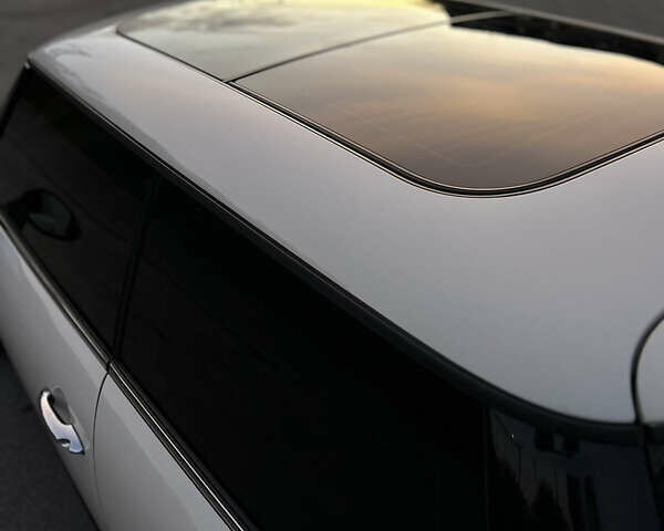 Білий Міні Cooper, об'ємом двигуна 1.6 л та пробігом 171 тис. км за 7000 $, фото 9 на Automoto.ua