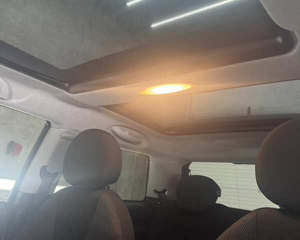 Білий Міні Cooper, об'ємом двигуна 1.4 л та пробігом 229 тис. км за 6500 $, фото 7 на Automoto.ua