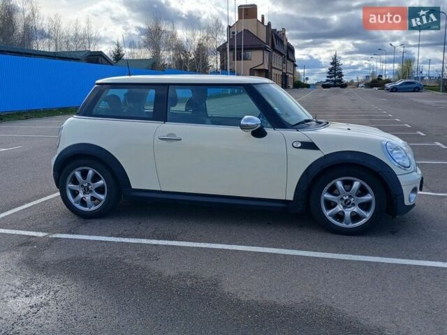 Білий Міні Cooper, об'ємом двигуна 1.6 л та пробігом 105 тис. км за 5200 $, фото 8 на Automoto.ua