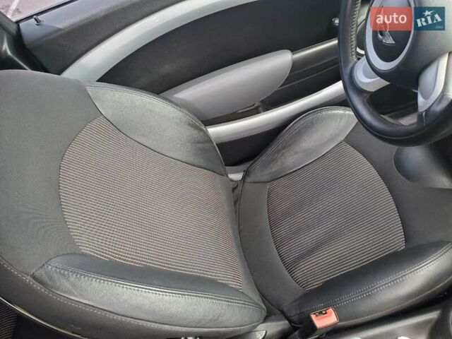 Білий Міні Cooper, об'ємом двигуна 1.6 л та пробігом 232 тис. км за 4600 $, фото 9 на Automoto.ua