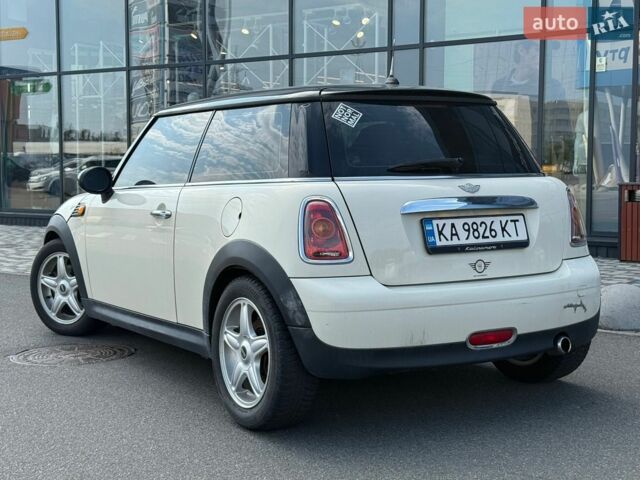 Білий Міні Cooper, об'ємом двигуна 1.6 л та пробігом 236 тис. км за 4500 $, фото 3 на Automoto.ua