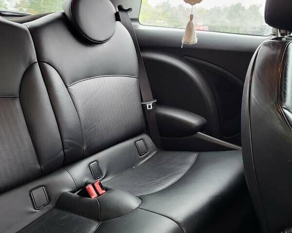 Міні Cooper 2007 у Києві на Automoto.ua Білий Міні Cooper, об'ємом двигуна 1.6 л та пробігом 170 тис. км за 4500 $, фото 9 на Automoto.ua
