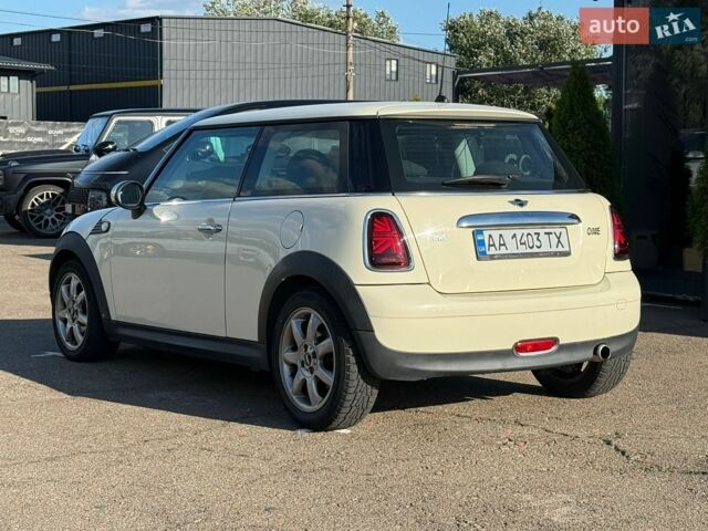 Білий Міні Cooper, об'ємом двигуна 1.4 л та пробігом 110 тис. км за 5999 $, фото 3 на Automoto.ua