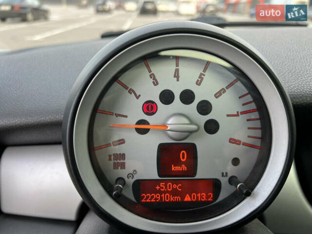 Белый Мини Купер, объемом двигателя 1.4 л и пробегом 222 тыс. км за 5500 $, фото 14 на Automoto.ua