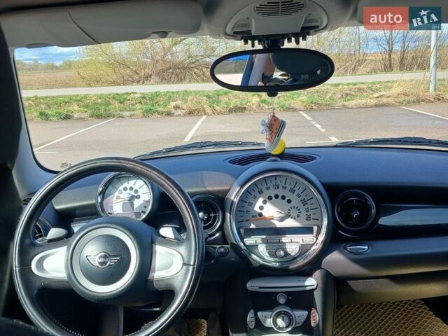 Білий Міні Cooper, об'ємом двигуна 1.6 л та пробігом 105 тис. км за 5200 $, фото 9 на Automoto.ua