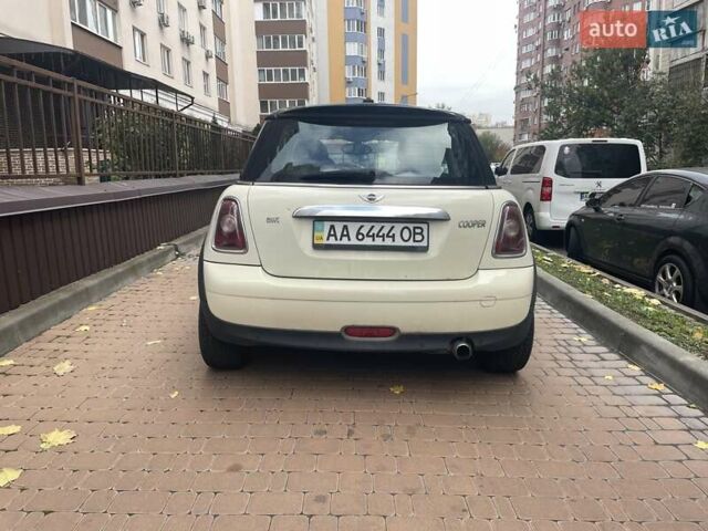 Міні Cooper 2007 у Києві на Automoto.ua Білий Міні Cooper, об'ємом двигуна 1.6 л та пробігом 170 тис. км за 4500 $, фото 3 на Automoto.ua