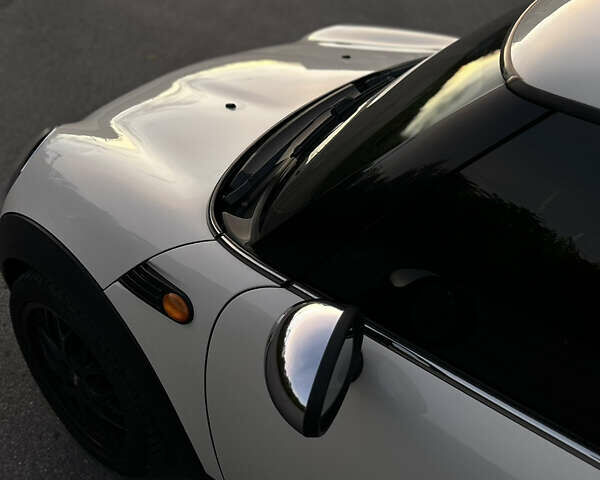 Білий Міні Cooper, об'ємом двигуна 1.6 л та пробігом 171 тис. км за 7000 $, фото 10 на Automoto.ua