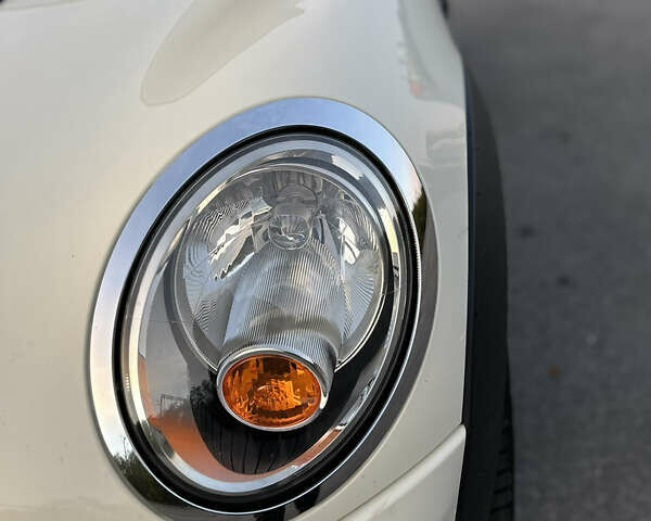 Білий Міні Cooper, об'ємом двигуна 1.6 л та пробігом 171 тис. км за 7000 $, фото 4 на Automoto.ua