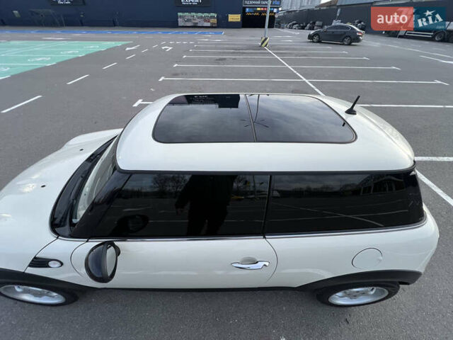 Белый Мини Купер, объемом двигателя 1.4 л и пробегом 222 тыс. км за 5500 $, фото 6 на Automoto.ua