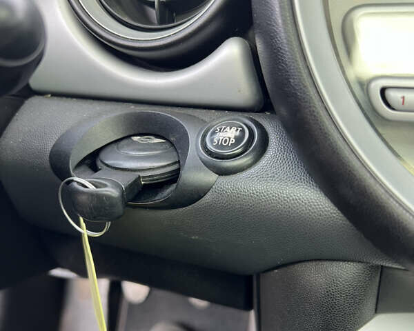 Белый Мини Купер, объемом двигателя 1.4 л и пробегом 222 тыс. км за 5500 $, фото 13 на Automoto.ua