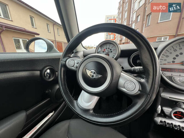 Белый Мини Купер, объемом двигателя 1.6 л и пробегом 178 тыс. км за 6499 $, фото 13 на Automoto.ua