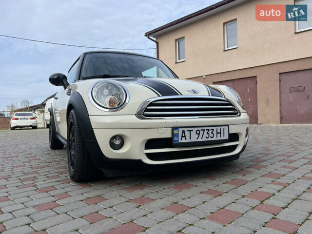Белый Мини Купер, объемом двигателя 1.6 л и пробегом 178 тыс. км за 6499 $, фото 4 на Automoto.ua