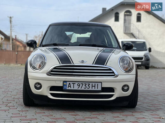 Белый Мини Купер, объемом двигателя 1.6 л и пробегом 178 тыс. км за 6499 $, фото 5 на Automoto.ua
