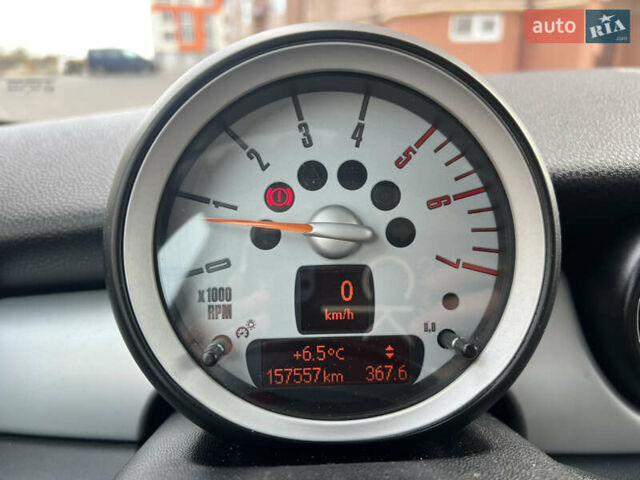 Белый Мини Купер, объемом двигателя 1.6 л и пробегом 178 тыс. км за 6499 $, фото 18 на Automoto.ua