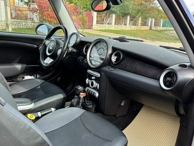 Білий Міні Cooper, об'ємом двигуна 1.6 л та пробігом 284 тис. км за 6700 $, фото 6 на Automoto.ua