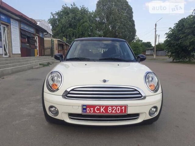 Білий Міні Cooper, об'ємом двигуна 1.6 л та пробігом 176 тис. км за 7200 $, фото 4 на Automoto.ua