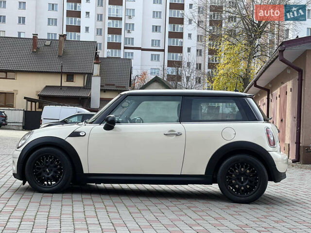 Белый Мини Купер, объемом двигателя 1.6 л и пробегом 178 тыс. км за 6499 $, фото 8 на Automoto.ua