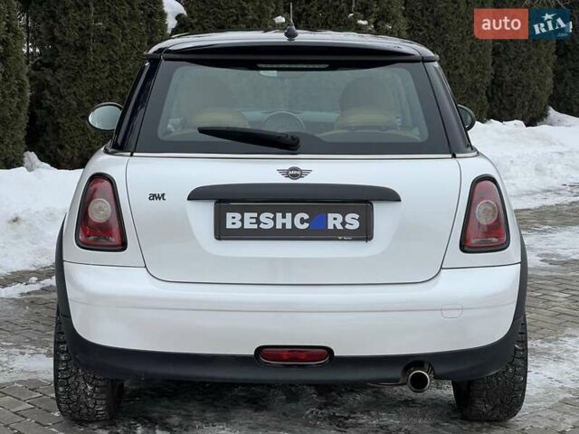 Білий Міні Cooper, об'ємом двигуна 1.6 л та пробігом 131 тис. км за 7999 $, фото 5 на Automoto.ua