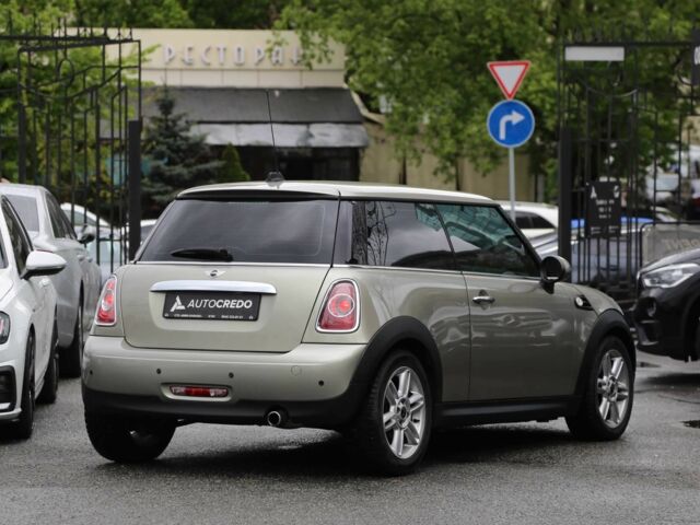 Білий Міні Cooper, об'ємом двигуна 0.16 л та пробігом 93 тис. км за 8700 $, фото 5 на Automoto.ua