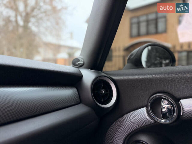 Білий Міні Cooper, об'ємом двигуна 1.6 л та пробігом 126 тис. км за 8300 $, фото 23 на Automoto.ua