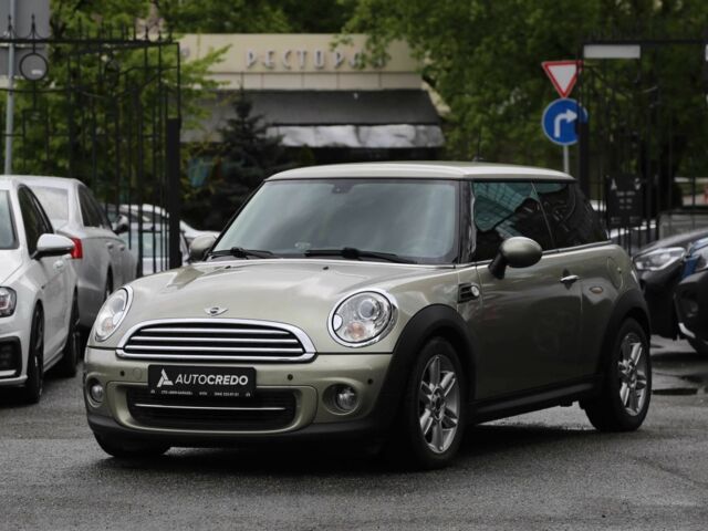 Білий Міні Cooper, об'ємом двигуна 0.16 л та пробігом 93 тис. км за 8700 $, фото 2 на Automoto.ua