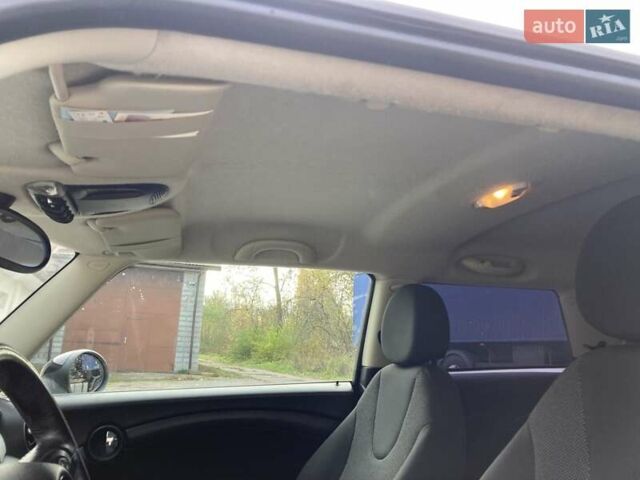 Мини Купер 2010 в Львове на Automoto.ua Белый Мини Купер, объемом двигателя 1.6 л и пробегом 195 тыс. км за 4799 $, фото 19 на Automoto.ua
