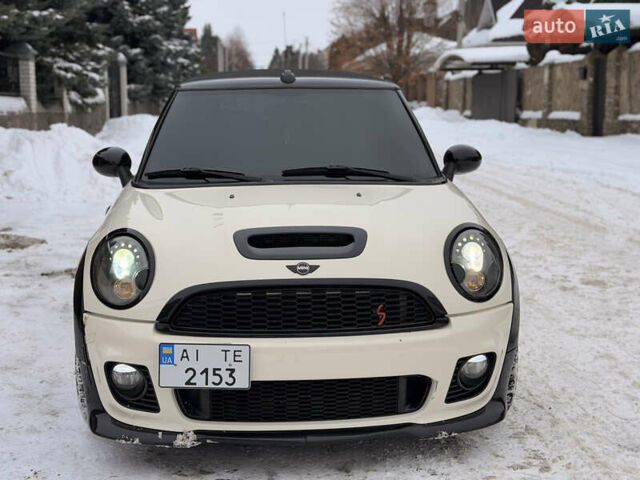 Білий Міні Cooper, об'ємом двигуна 1.6 л та пробігом 126 тис. км за 8300 $, фото 11 на Automoto.ua