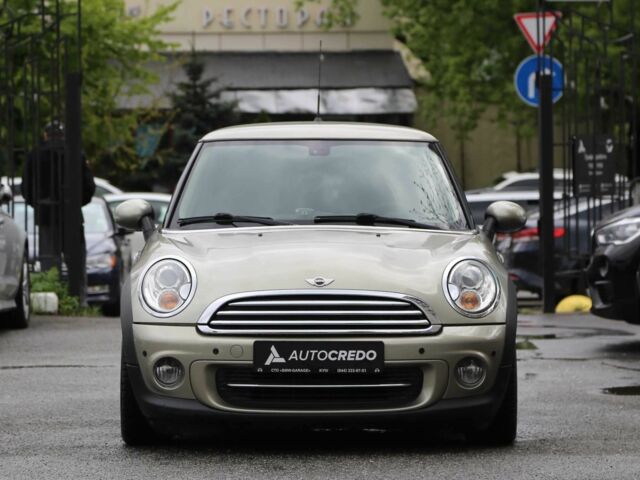 Білий Міні Cooper, об'ємом двигуна 0.16 л та пробігом 93 тис. км за 8700 $, фото 1 на Automoto.ua