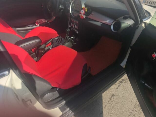 Білий Міні Cooper, об'ємом двигуна 1.6 л та пробігом 243 тис. км за 6500 $, фото 5 на Automoto.ua