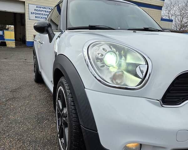 Білий Міні Cooper, об'ємом двигуна 1.6 л та пробігом 165 тис. км за 10500 $, фото 3 на Automoto.ua