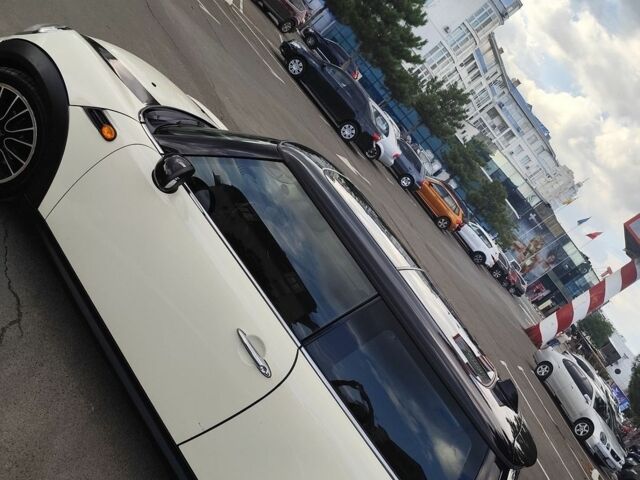 Белый Мини Купер, объемом двигателя 1.6 л и пробегом 220 тыс. км за 7000 $, фото 4 на Automoto.ua