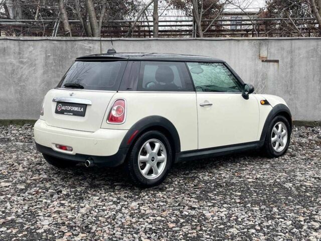 Белый Мини Купер, объемом двигателя 1.6 л и пробегом 174 тыс. км за 7190 $, фото 9 на Automoto.ua