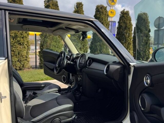 Білий Міні Cooper, об'ємом двигуна 1.6 л та пробігом 177 тис. км за 7100 $, фото 9 на Automoto.ua