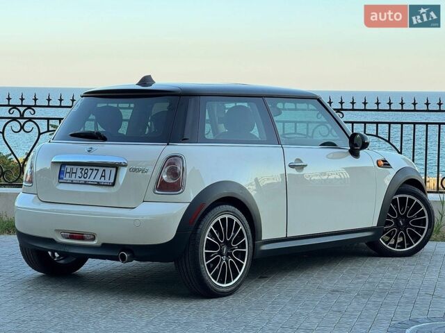 Білий Міні Cooper, об'ємом двигуна 1.6 л та пробігом 180 тис. км за 7200 $, фото 2 на Automoto.ua