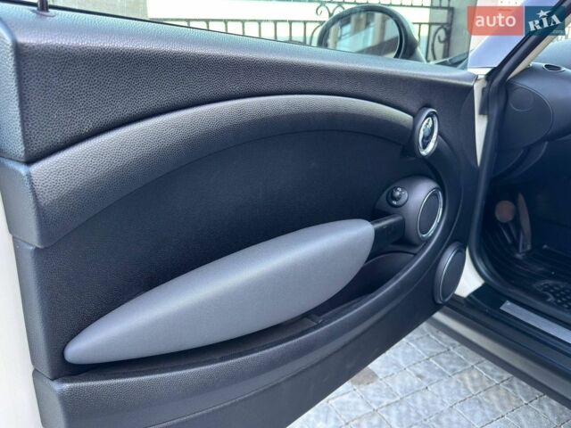 Білий Міні Cooper, об'ємом двигуна 1.6 л та пробігом 180 тис. км за 7200 $, фото 15 на Automoto.ua