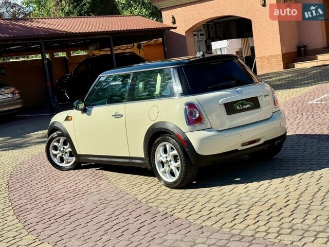 Білий Міні Cooper, об'ємом двигуна 1.6 л та пробігом 160 тис. км за 6900 $, фото 1 на Automoto.ua