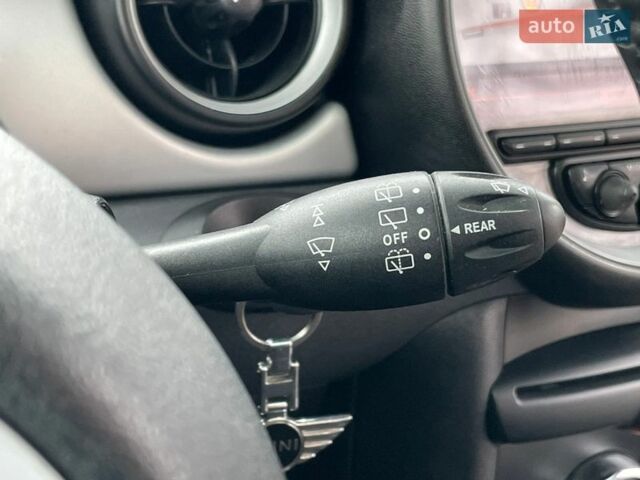 Белый Мини Купер, объемом двигателя 1.6 л и пробегом 178 тыс. км за 6990 $, фото 20 на Automoto.ua