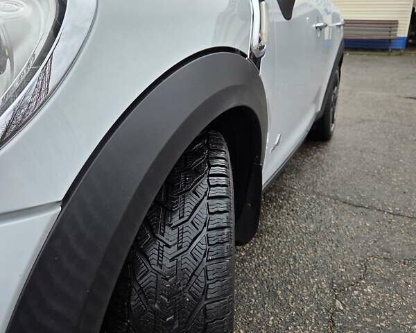 Білий Міні Cooper, об'ємом двигуна 1.6 л та пробігом 165 тис. км за 10500 $, фото 6 на Automoto.ua