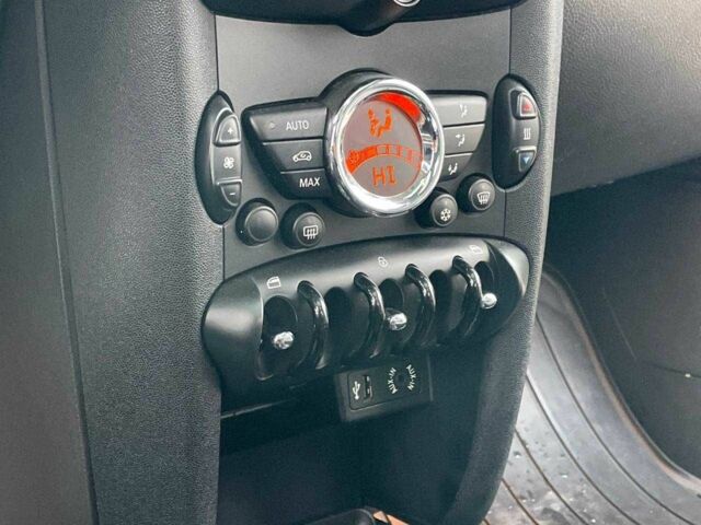 Белый Мини Купер, объемом двигателя 1.6 л и пробегом 174 тыс. км за 7190 $, фото 19 на Automoto.ua