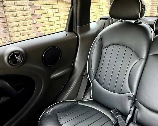 Білий Міні Cooper, об'ємом двигуна 1.6 л та пробігом 230 тис. км за 8800 $, фото 15 на Automoto.ua